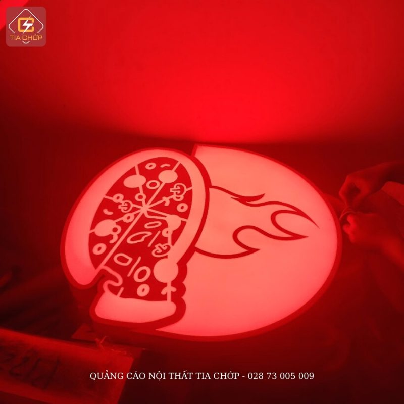 Bảng hiệu quảng cáo đèn LED đỏ