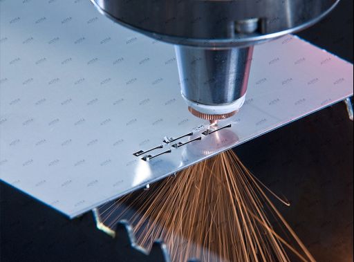 Công nghệ sử dụng chùm tia laser để khắc lên bề mặt inox 
