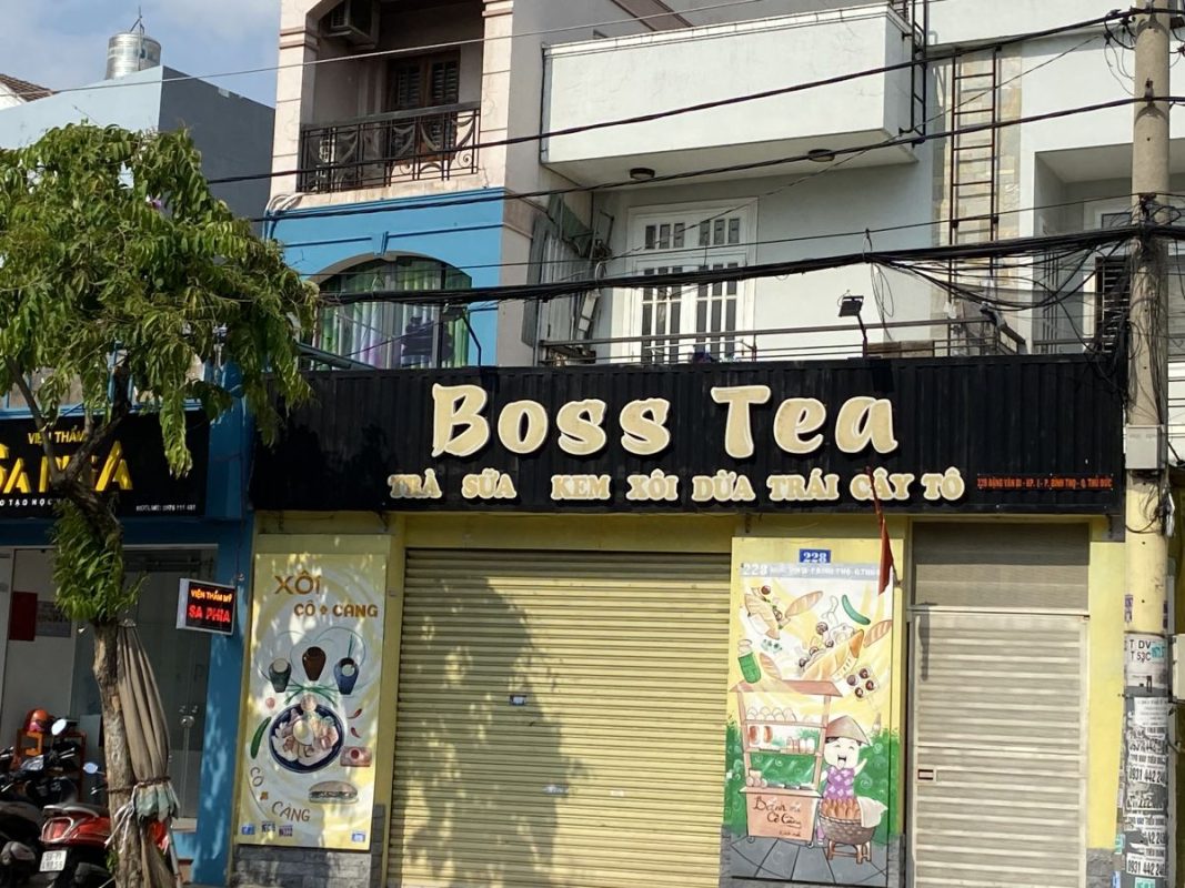 Tổng quan về bảng hiệu trà sữa Boss Tea