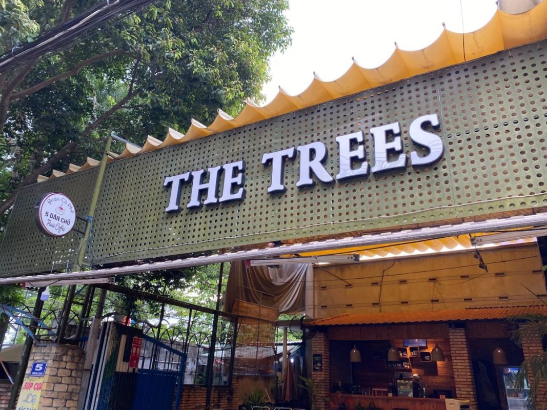 Tổng quan bảng hiệu cafe the Trees